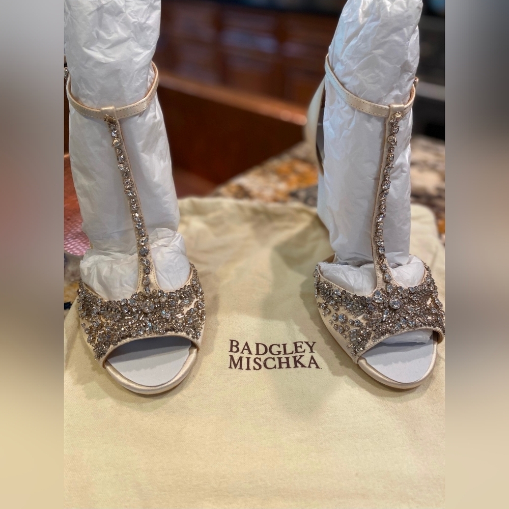 Badgley Mischka SARAH Embellished Wedge Ivory Evening Shoe, Size 7.5 - Picture 3 of 10